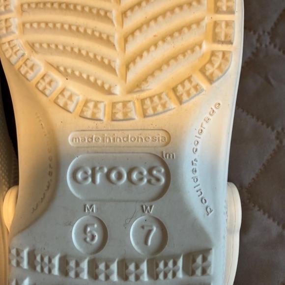 Crocs - Classic Clog - White - Size 5M/7W - Picture 4 of 5